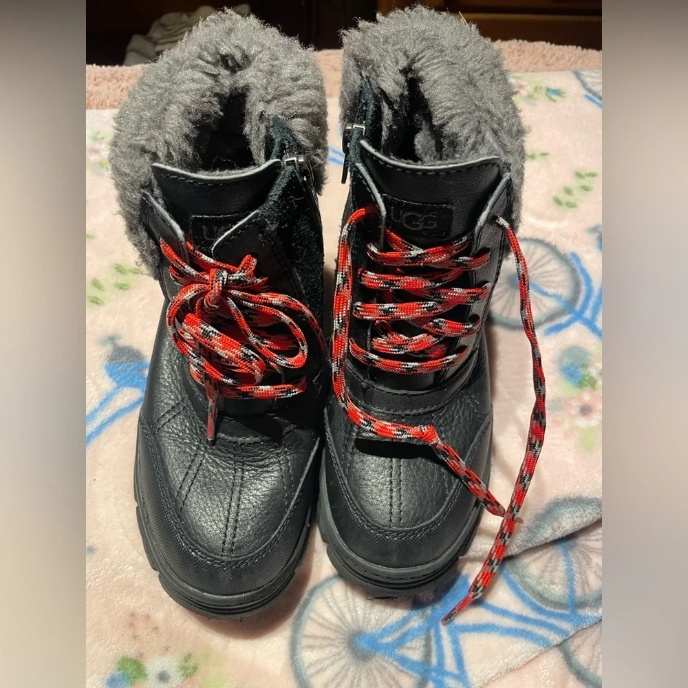 UGG Unisex Kid’s Leather Lace Up Winter Boots